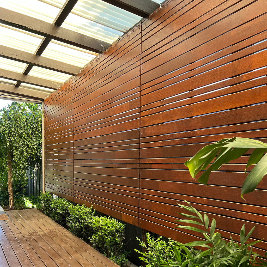 SpecRite 1800 x 902mm Merbau Pre-Oiled Alternating Slat Fence Panel - Image 5 of 5