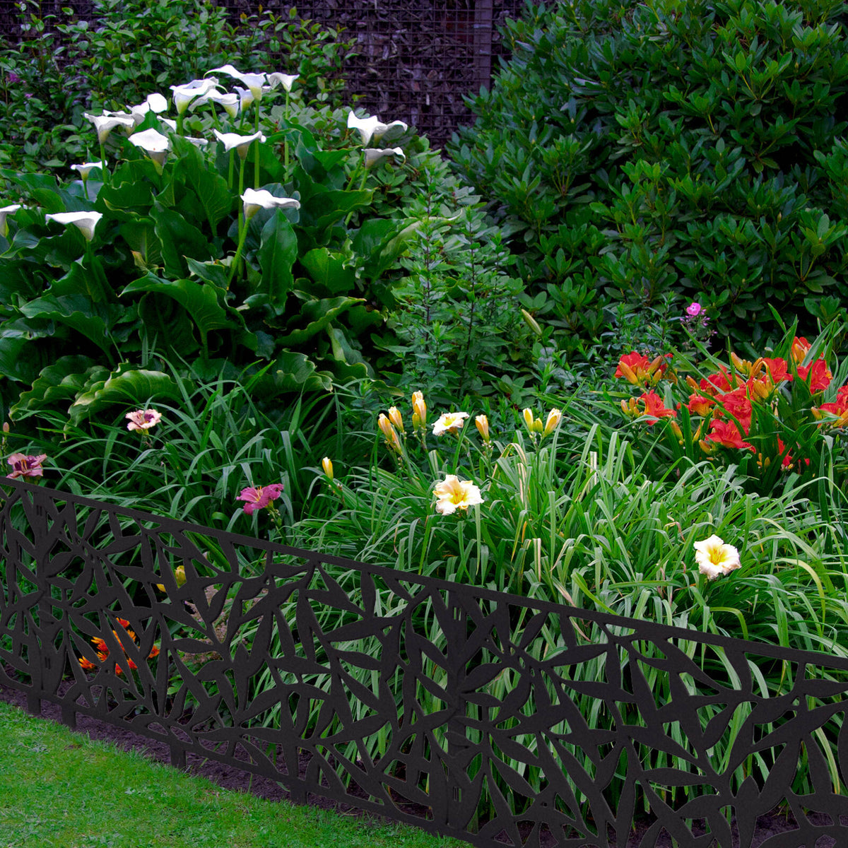Matrix 400 x 900mm Charcoal Foliage Garden Edging - Image 4 of 4