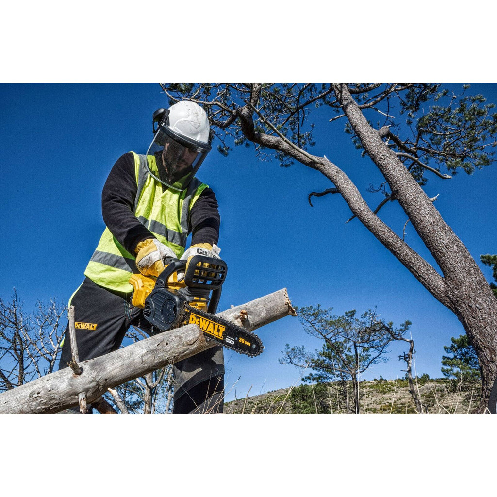 DeWALT 18V XR Brushless Chainsaw Kit - 5.0Ah DCM565P1-XE - Image 3 of 5