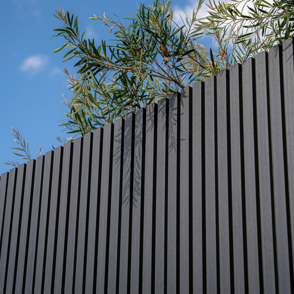 Ekodeck 219 x 26mm 3.6m Carbon Batten Screen Castellated Panel - Image 2 of 5