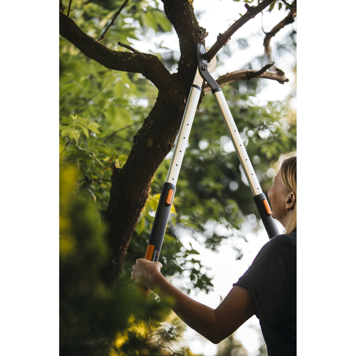 Fiskars Smartfit L86 Telescopic Bypass Lopper - Image 4 of 4