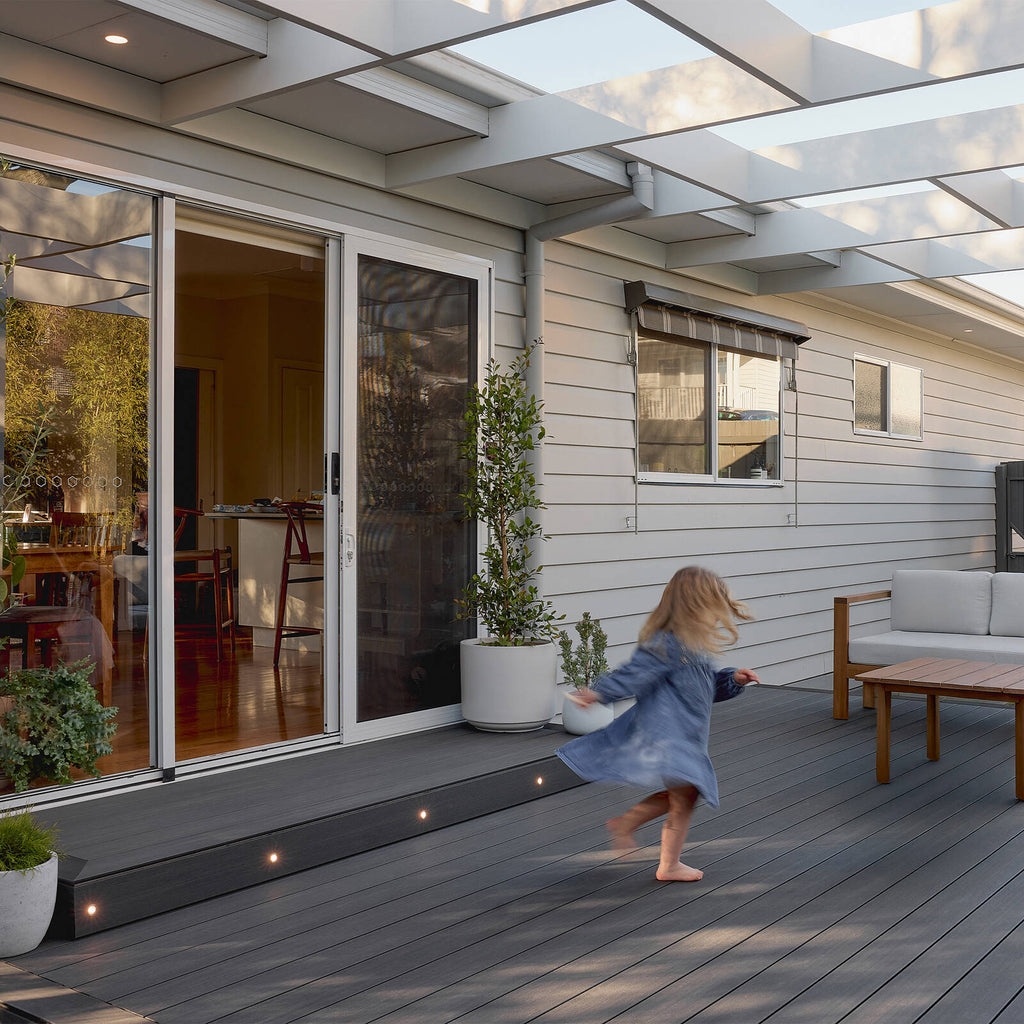 Ekodeck 137 x 23mm 5.4m Moonlight and Nightfall Essentials Composite Decking - Image 5 of 10