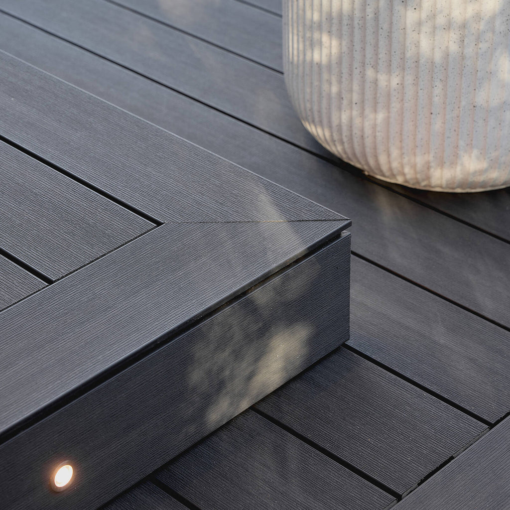 Ekodeck 137 x 23mm 5.4m Moonlight and Nightfall Essentials Composite Decking - Image 6 of 10