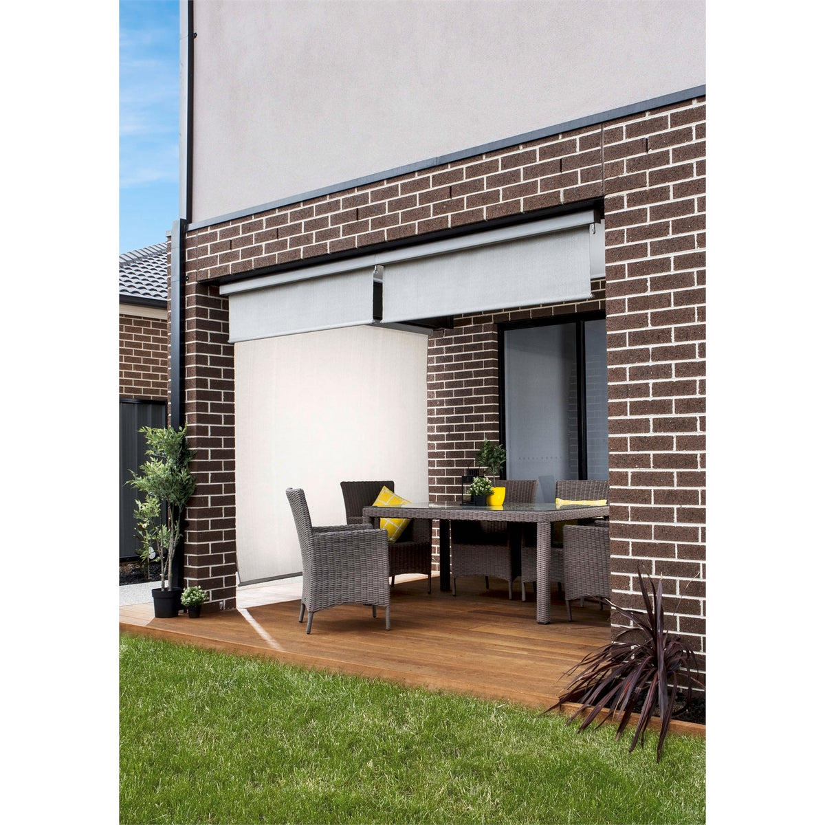 Coolaroo 1.5 x 2.4m Shell Crank Operated Outdoor Blind with Premium Pelmet - Image 2 of 9