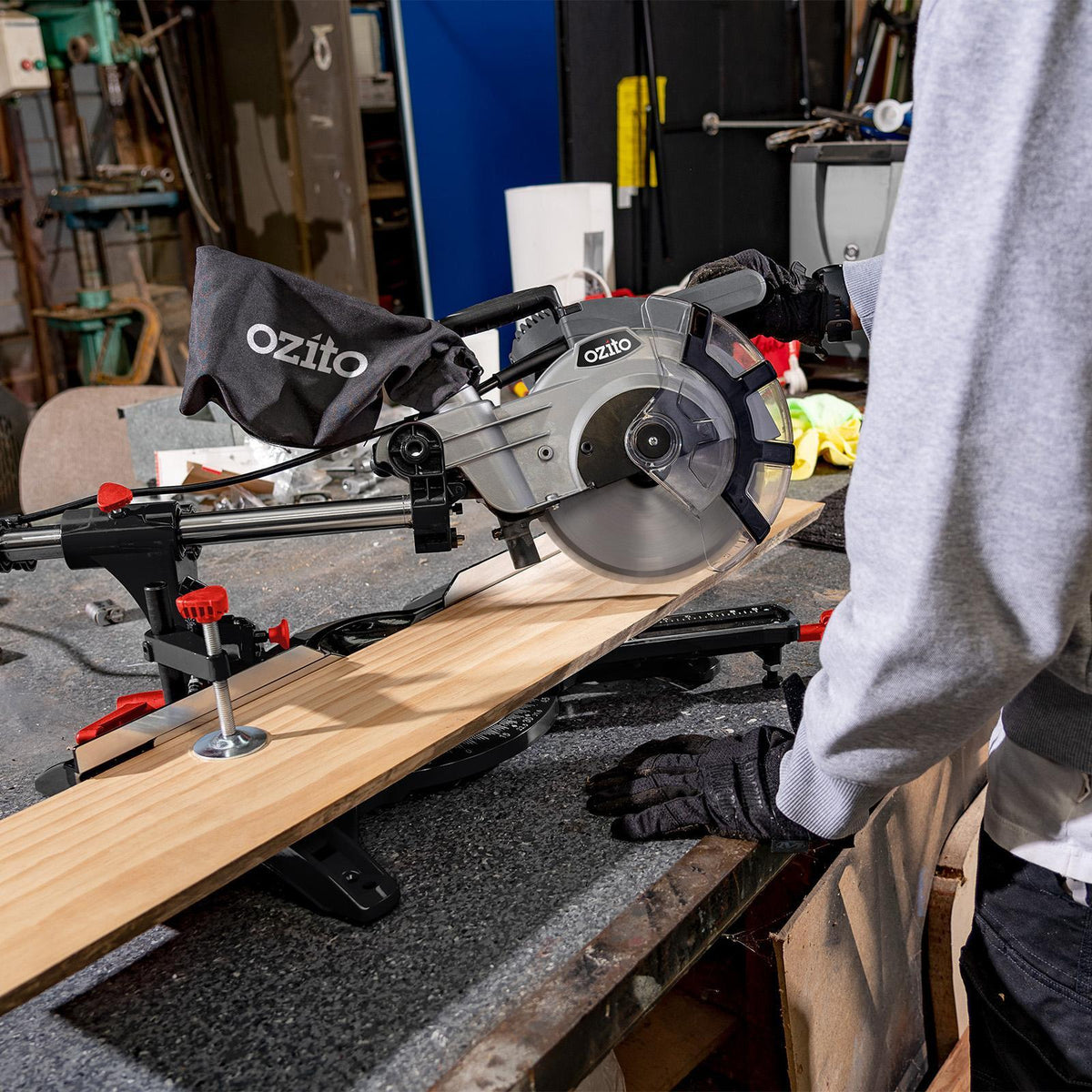 Ozito 1800W 210mm 8-1/4" Double Bevel Sliding Mitre Saw SCMS-1621 - Image 6 of 7