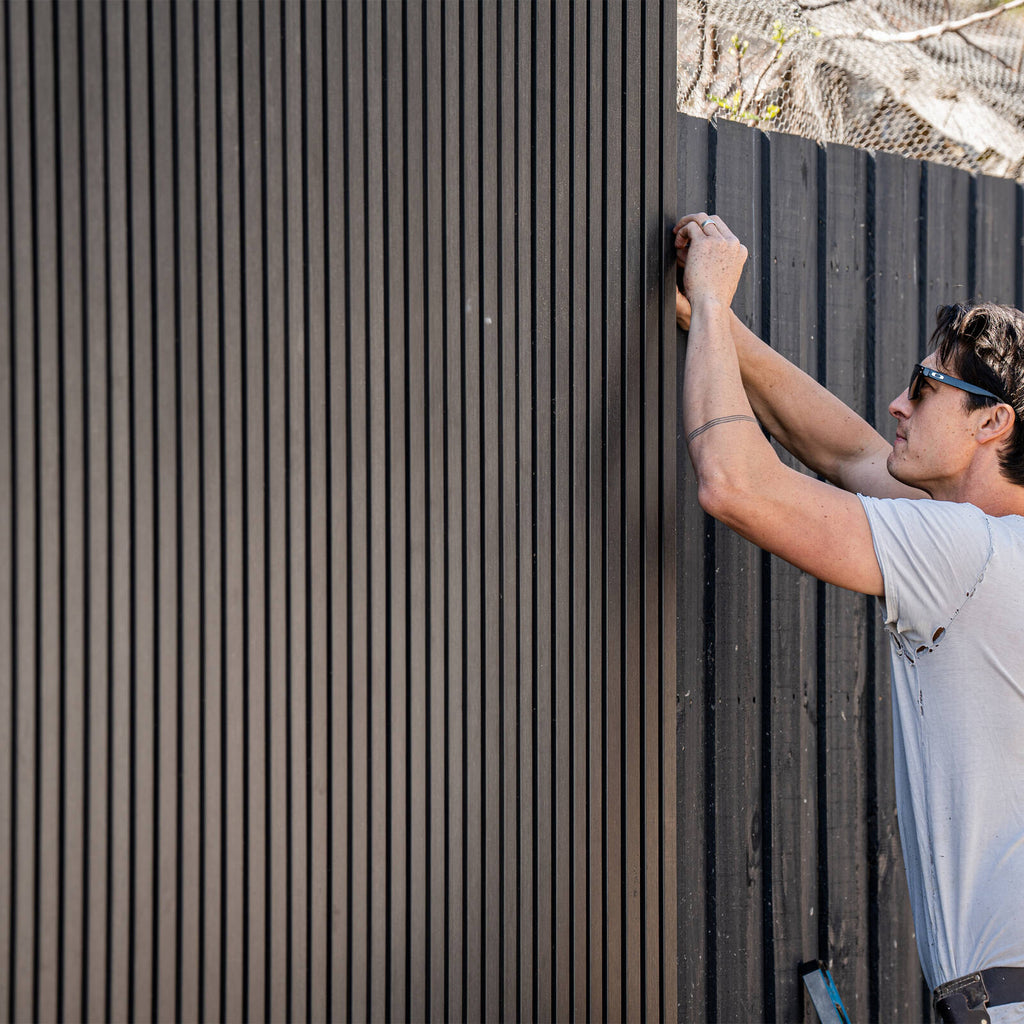 Ekodeck 219 x 26mm 3.6m Carbon Batten Screen Castellated Panel - Image 5 of 5