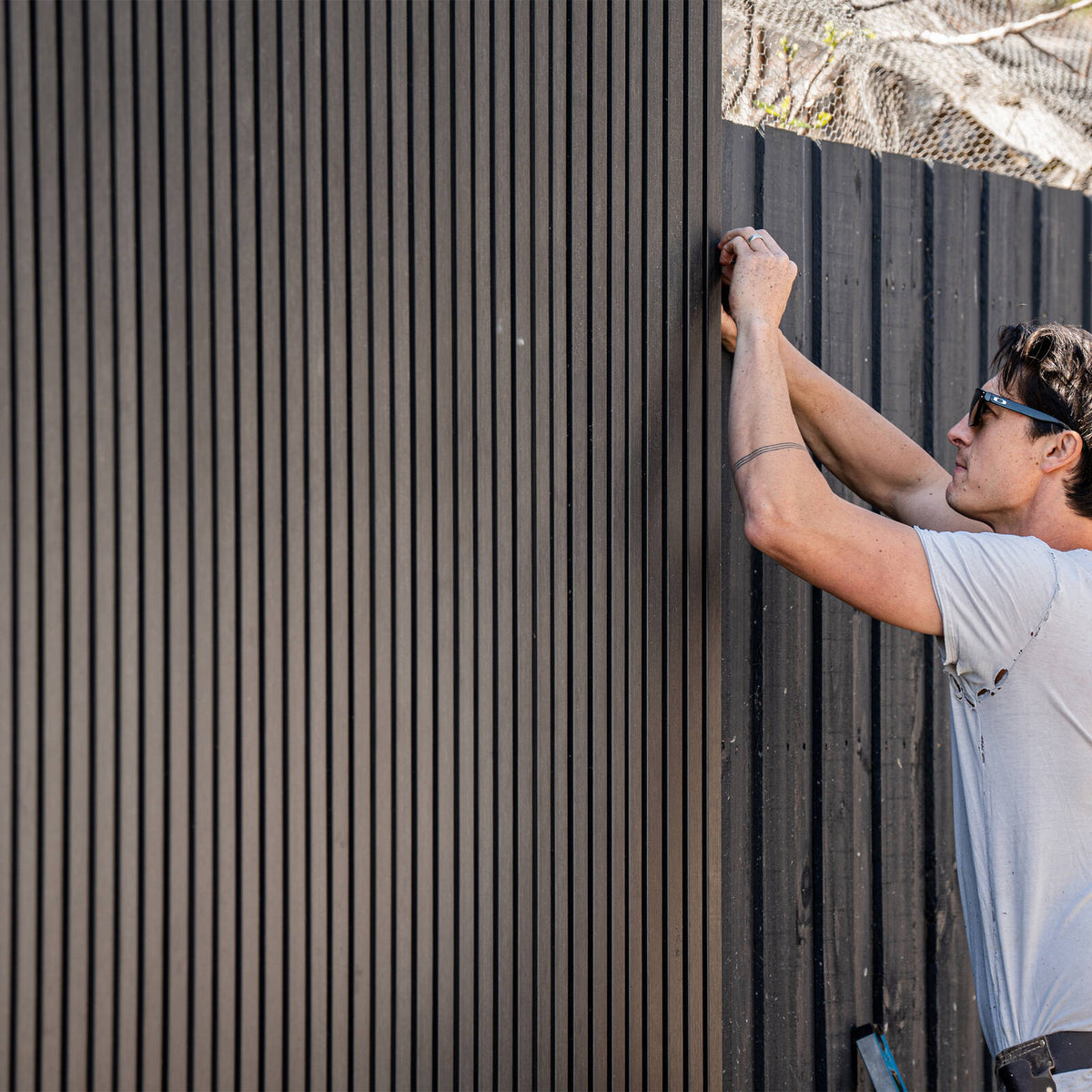 Ekodeck 219 x 26mm 3.6m Carbon Batten Screen Castellated Panel - Image 5 of 5